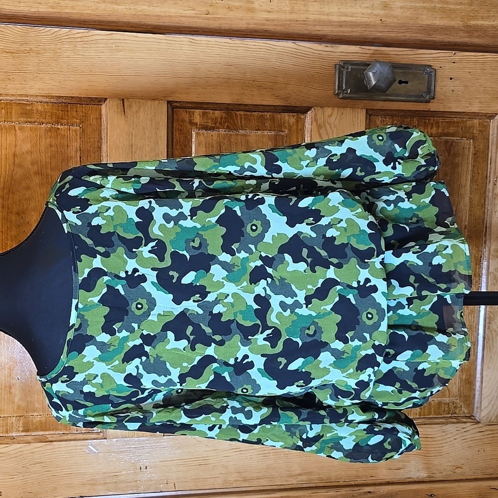 Ellen Tracy Green Camouflage Blouse M - Picture 5 of 6